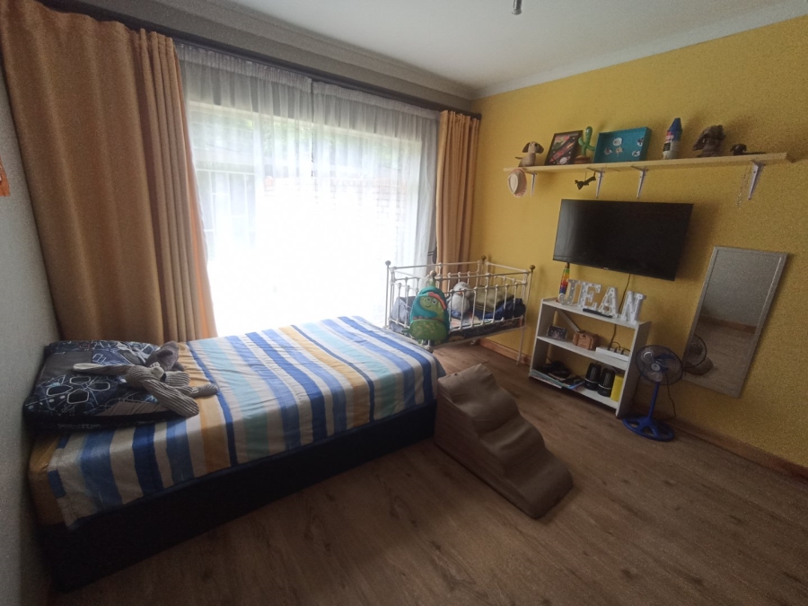 To Let 3 Bedroom Property for Rent in Kannoniers Park North West